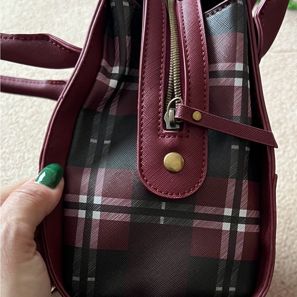 Gryffindor Burgundy Tote Bag with Tassel Charm - Picture 5 of 12